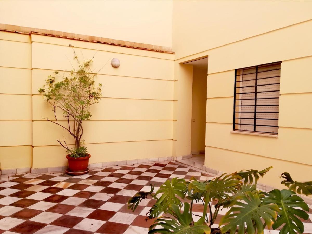 Apartamento San Luis. Plaza De Parking Gratis!!! Севиля Екстериор снимка