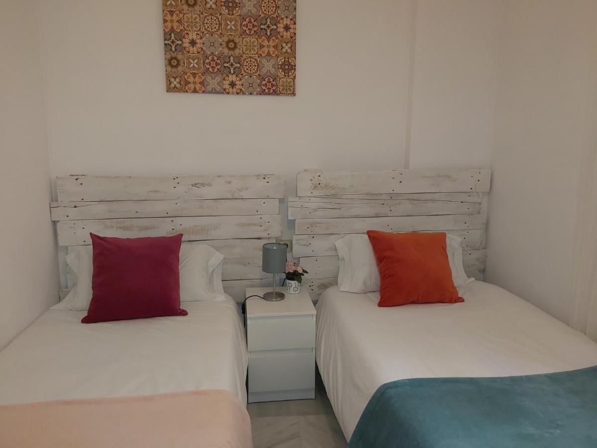 Apartamento San Luis. Plaza De Parking Gratis!!! Севиля Екстериор снимка