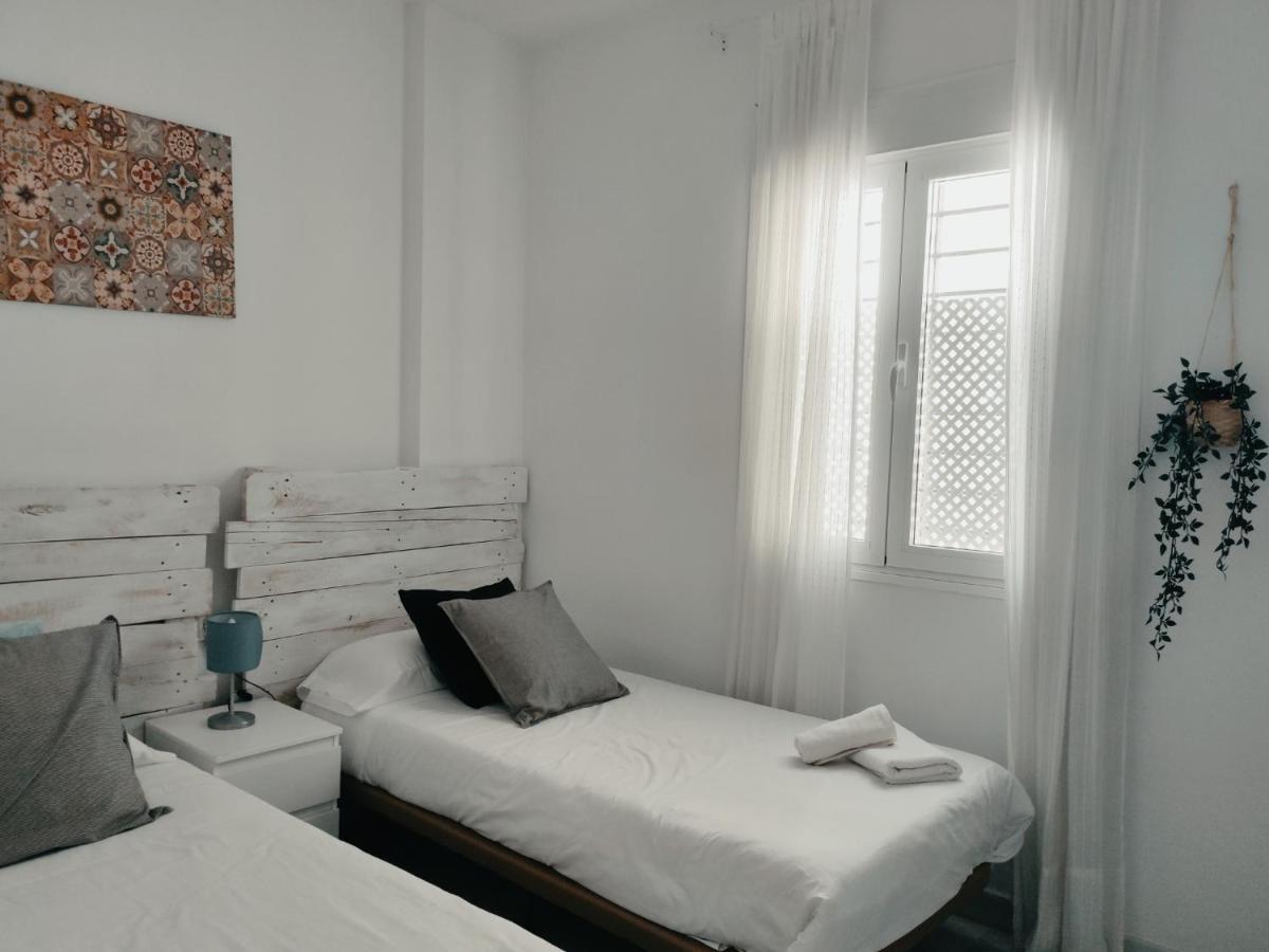 Apartamento San Luis. Plaza De Parking Gratis!!! Севиля Екстериор снимка