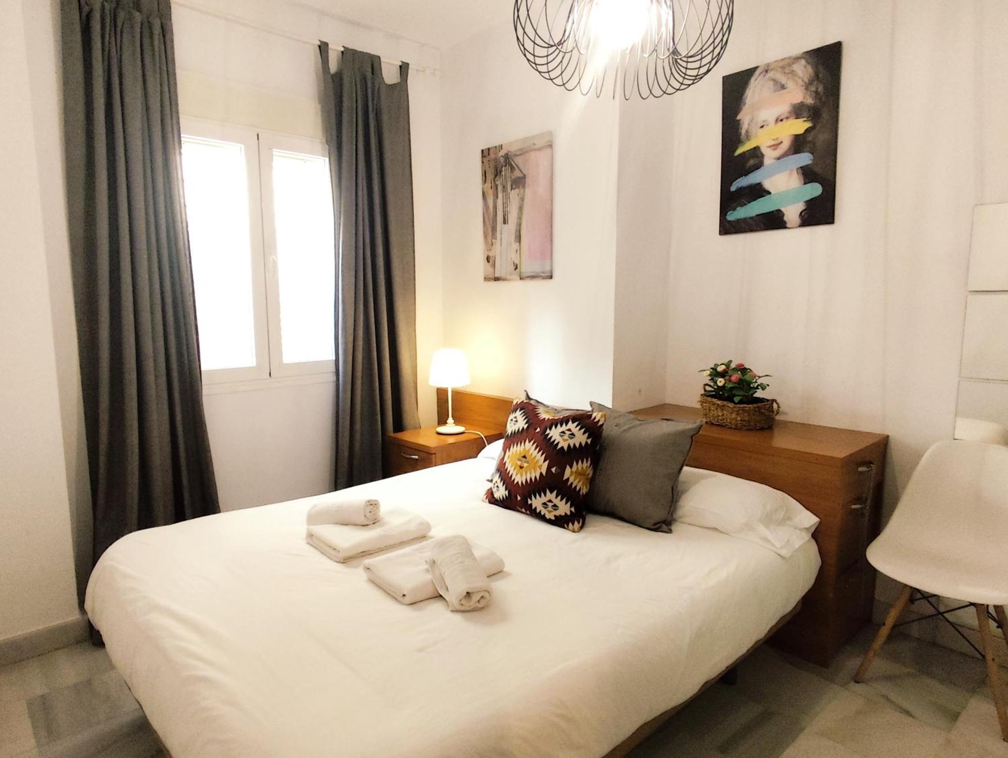 Apartamento San Luis. Plaza De Parking Gratis!!! Севиля Екстериор снимка
